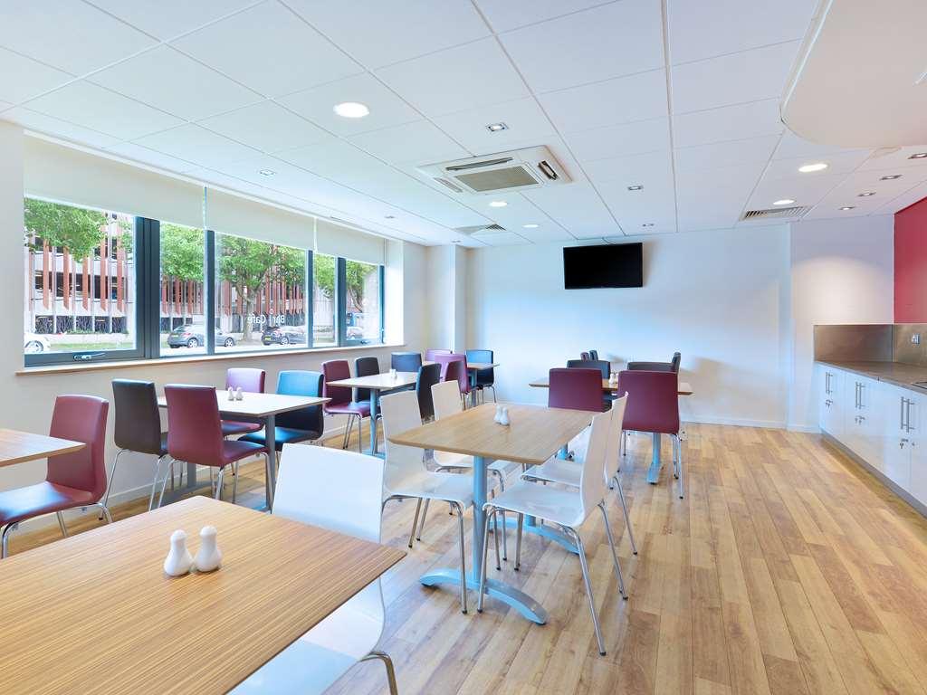 Travelodge Swindon Central Restaurante foto
