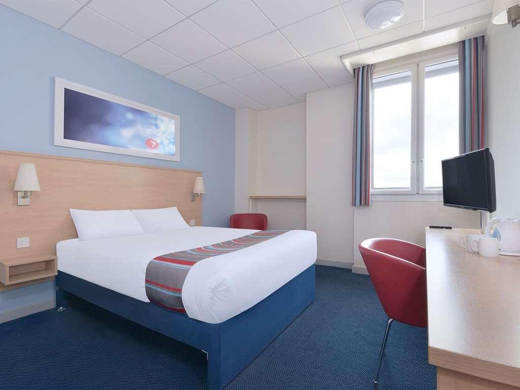Travelodge Swindon Central Quarto foto