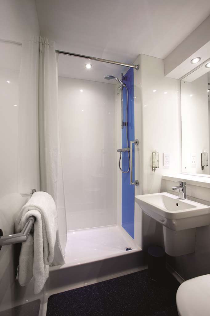 Travelodge Swindon Central Quarto foto