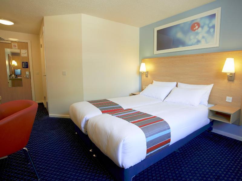 Travelodge Swindon Central Exterior foto